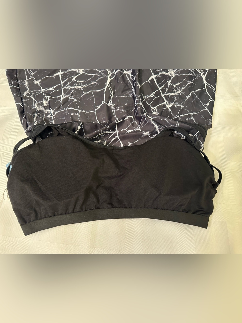 🔥🔥🔥NWT Bundle of 2 Women’s Swim Tops, Large - Picture 4 of 9